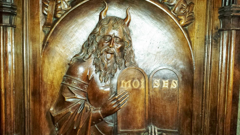 Illustration for article titled El Moisés de la Biblia nunca llevó unos diabólicos cuernos en su cabeza, fue un error de traducción